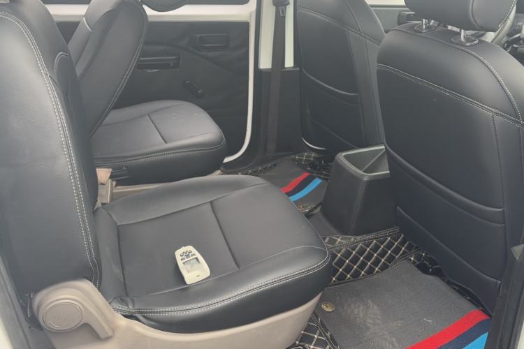 Used Wuling Hongguang PLUS 2019 1.5T Manual Standard Version 7 Seats Interior 2