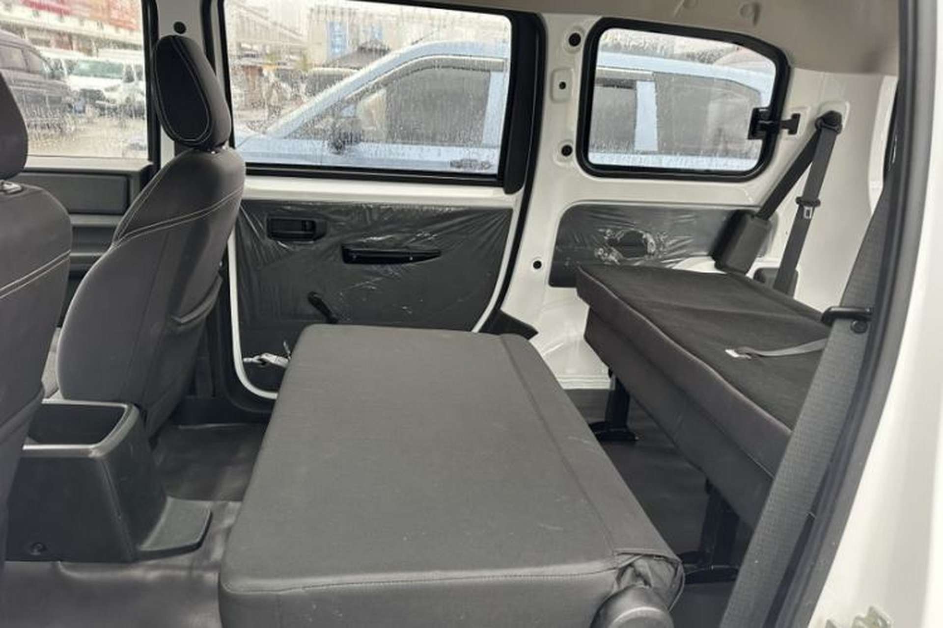 Used Wuling Hongguang PLUS 2019 1.5T Manual Standard Version 7 Seats Interior 3