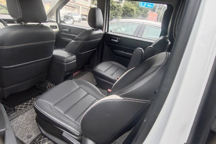 Used Wuling Hongguang PLUS 2019 1.5T Manual Luxury 7-Seater Interior 7
