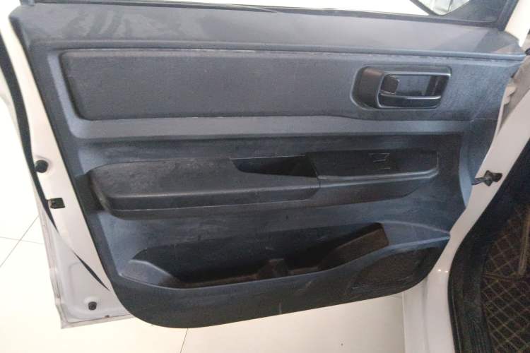 Used Wuling Hongguang PLUS 2019 1.5T Manual Standard Version 7 Seats Left Front Door Interior