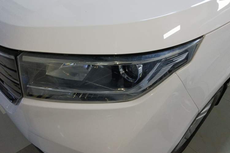 Used Wuling Hongguang PLUS 2019 1.5T Manual Luxury 7-Seater Left Front Headlight