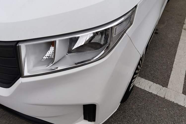 Used Wuling Hongguang PLUS 2019 1.5T Manual Standard Edition 5 Seats Left Front Headlight