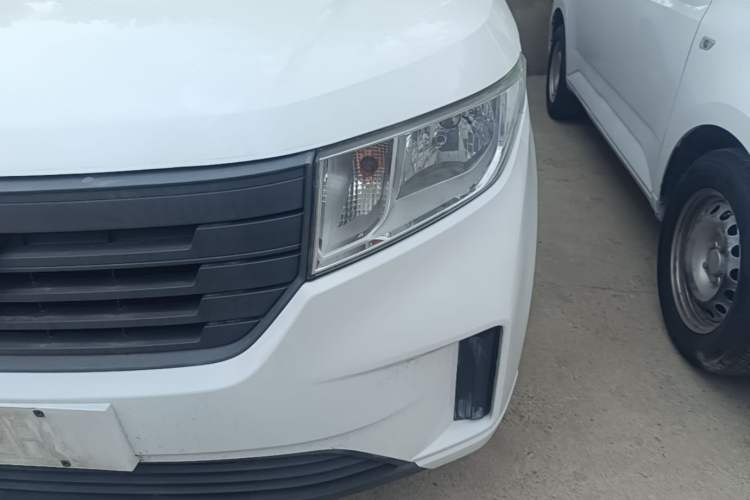 Used Wuling Hongguang PLUS 2019 1.5T Manual Standard Edition 5 Seats Left Front Headlight