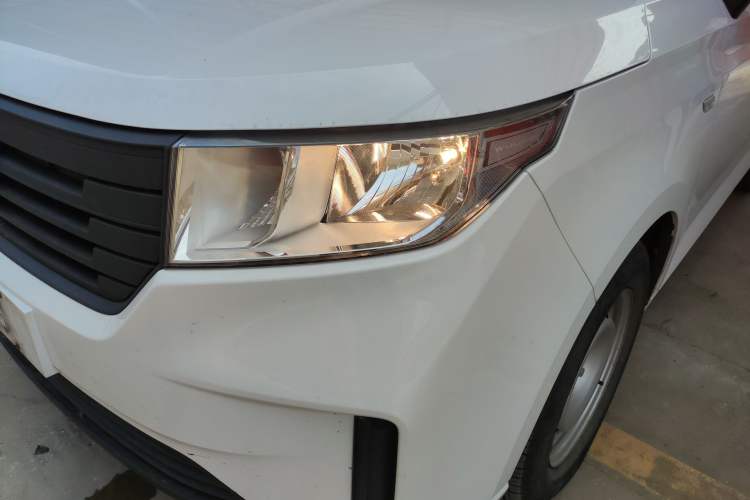 Used Wuling Hongguang PLUS 2019 1.5T Manual Standard Edition 5 Seats Left Front Headlight