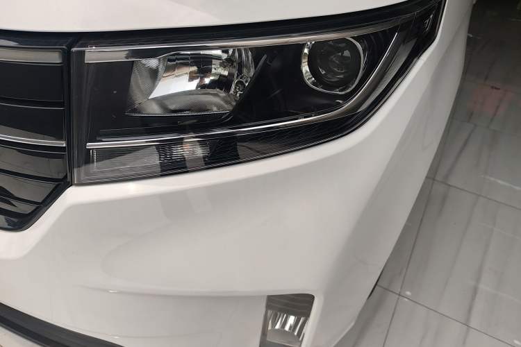 Used Wuling Hongguang PLUS 2019 1.5T Manual Luxury 7-Seater Left Front Headlight