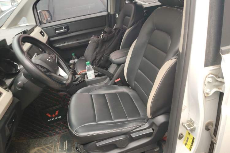 Used Wuling Hongguang PLUS 2019 1.5T Manual Luxury 7-Seater Left Front Seat