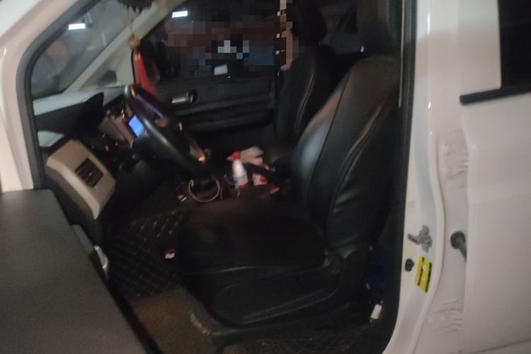Used Wuling Hongguang PLUS 2019 1.5T Manual Comfort Version 7 Seats Left Front Seat