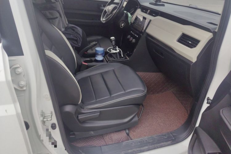 Used Wuling Hongguang PLUS 2019 1.5T Manual Luxury 7-Seater Left Front Seat