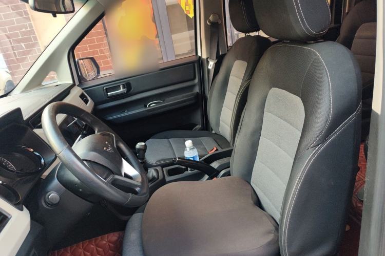 Used Wuling Hongguang PLUS 2019 1.5T Manual Comfort Version 7 Seats Left Front Seat