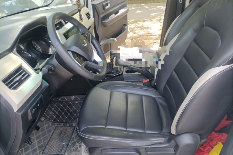 Used Wuling Hongguang PLUS 2019 1.5T Manual Luxury 7-Seater Left Front Seat