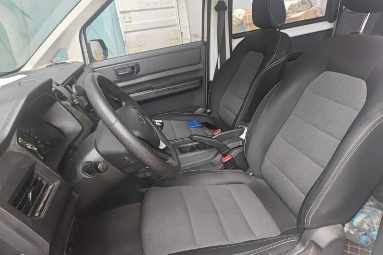 Used Wuling Hongguang PLUS 2019 1.5T Manual Standard Edition 5 Seats Left Front Seat