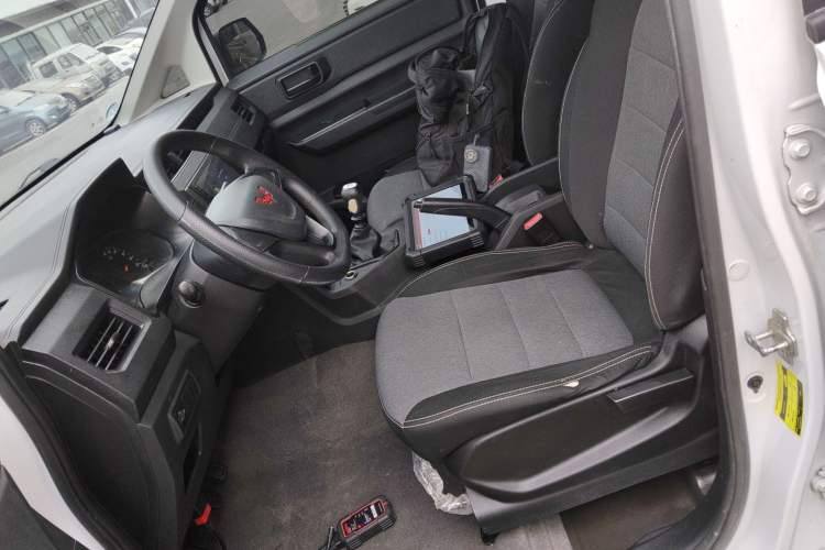 Used Wuling Hongguang PLUS 2019 1.5T Manual Standard Edition 5 Seats Left Front Seat