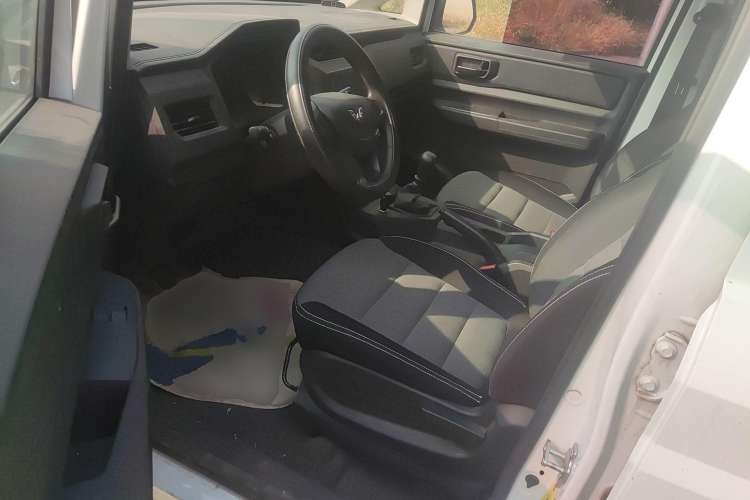 Used Wuling Hongguang PLUS 2019 1.5T Manual Wealthy Version 2 Seats Left Front Seat