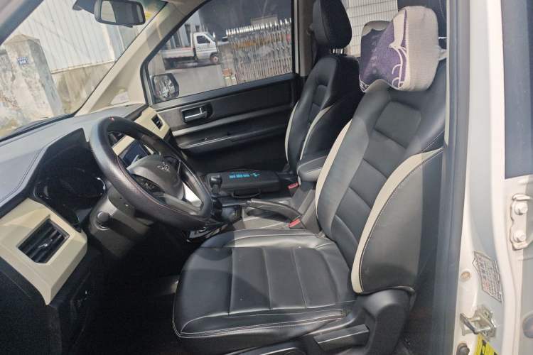 Used Wuling Hongguang PLUS 2019 1.5T Manual Luxury 7-Seater Left Front Seat