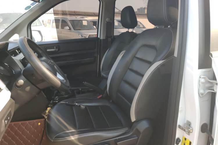 Used Wuling Hongguang PLUS 2019 1.5T Manual Luxury 7-Seater Left Front Seat