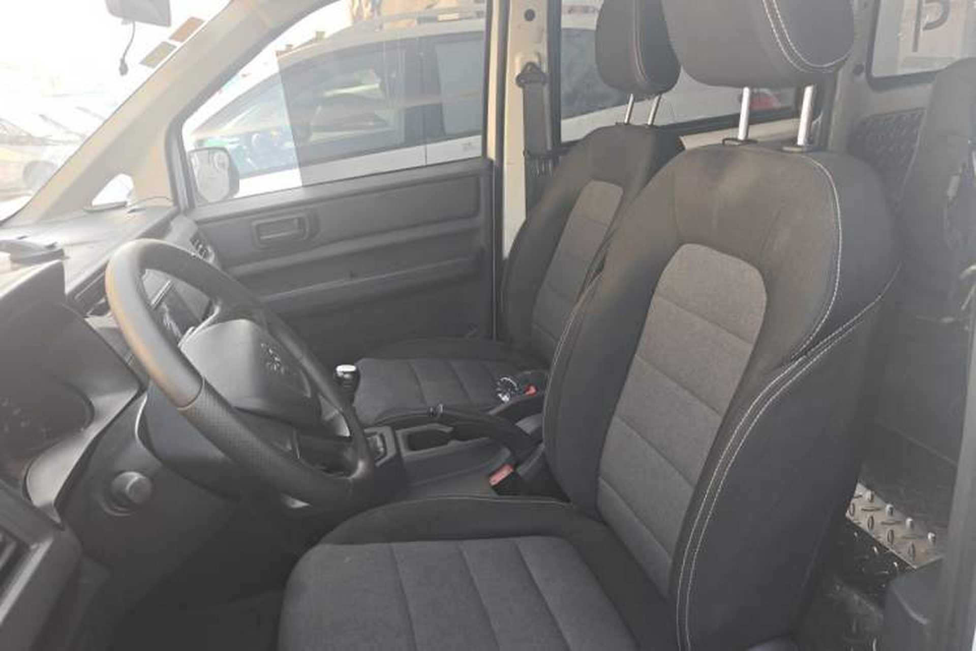 Used Wuling Hongguang PLUS 2019 1.5T Manual Standard Version 7 Seats Left Front Seat