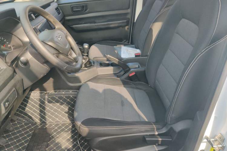 Used Wuling Hongguang PLUS 2019 1.5T Manual Standard Edition 5 Seats Left Front Seat