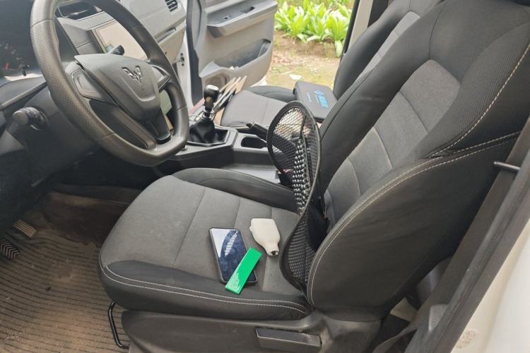Used Wuling Hongguang PLUS 2019 1.5T Manual Standard Version 7 Seats Left Front Seat