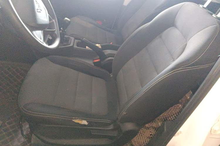Used Wuling Hongguang PLUS 2019 1.5T Manual Standard Version 7 Seats Left Front Seat
