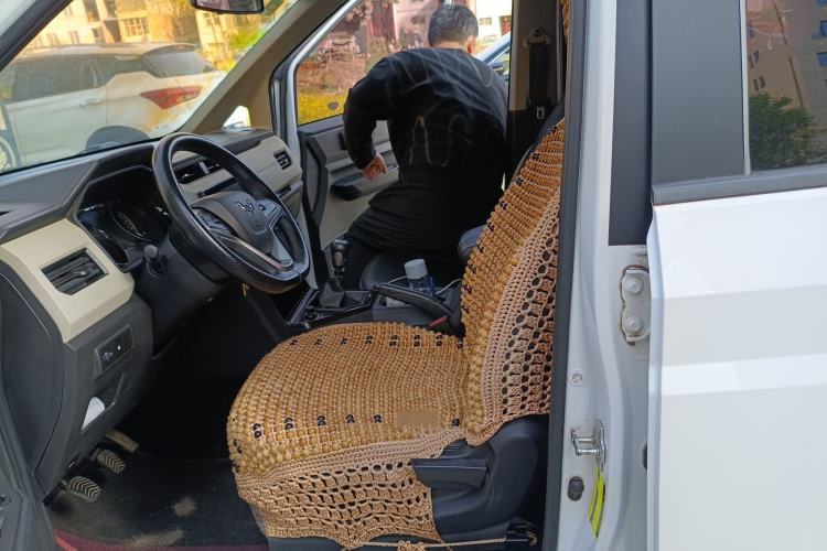 Used Wuling Hongguang PLUS 2019 1.5T Manual Luxury 7-Seater Left Front Seat