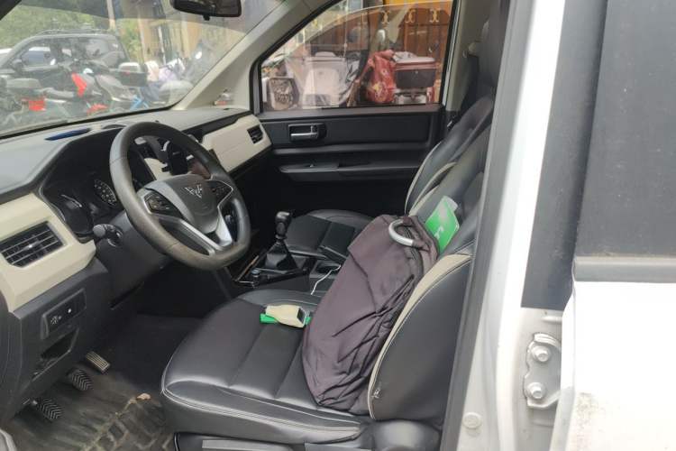 Used Wuling Hongguang PLUS 2019 1.5T Manual Luxury 7-Seater Left Front Seat
