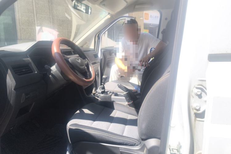 Used Wuling Hongguang PLUS 2019 1.5T Manual Standard Edition 5 Seats Left Front Seat