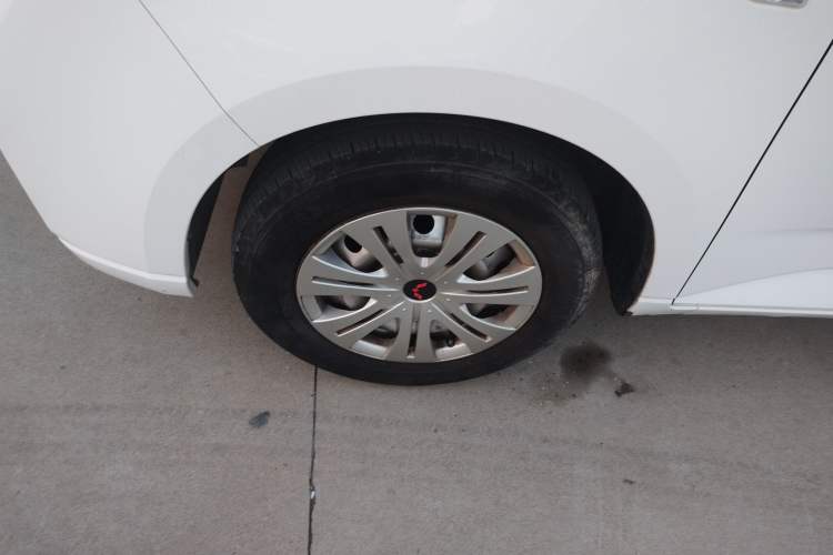 Used Wuling Hongguang PLUS 2019 1.5T Manual Wealthy Version 2 Seats Left Front Wheel Hub
