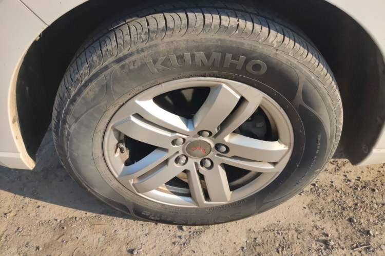 Used Wuling Hongguang PLUS 2019 1.5T Manual Luxury 7-Seater Left Front Wheel Hub