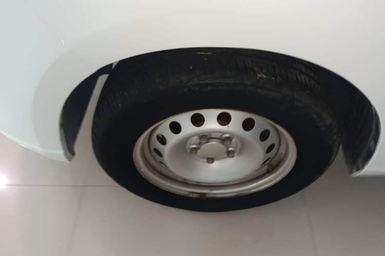 Used Wuling Hongguang PLUS 2019 1.5T Manual Standard Version 7 Seats Left Front Wheel Hub