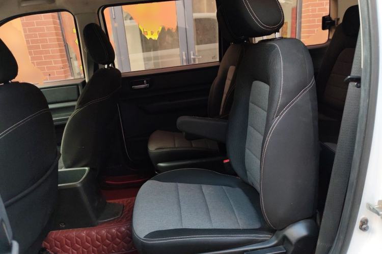 Used Wuling Hongguang PLUS 2019 1.5T Manual Comfort Version 7 Seats Left Rear Seat