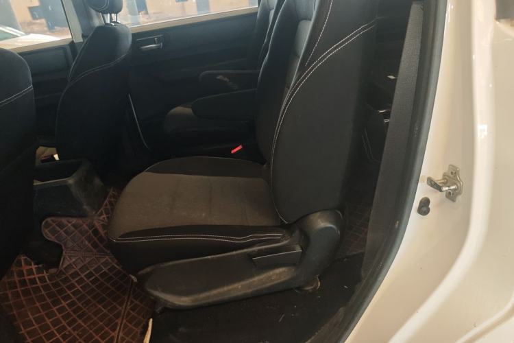 Used Wuling Hongguang PLUS 2019 1.5T Manual Comfort Version 7 Seats Left Rear Seat