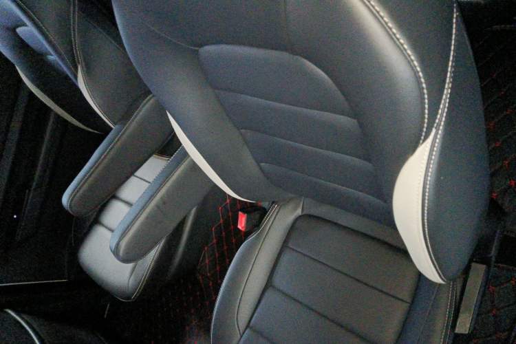 Used Wuling Hongguang PLUS 2019 1.5T Manual Luxury 7-Seater Left Rear Seat