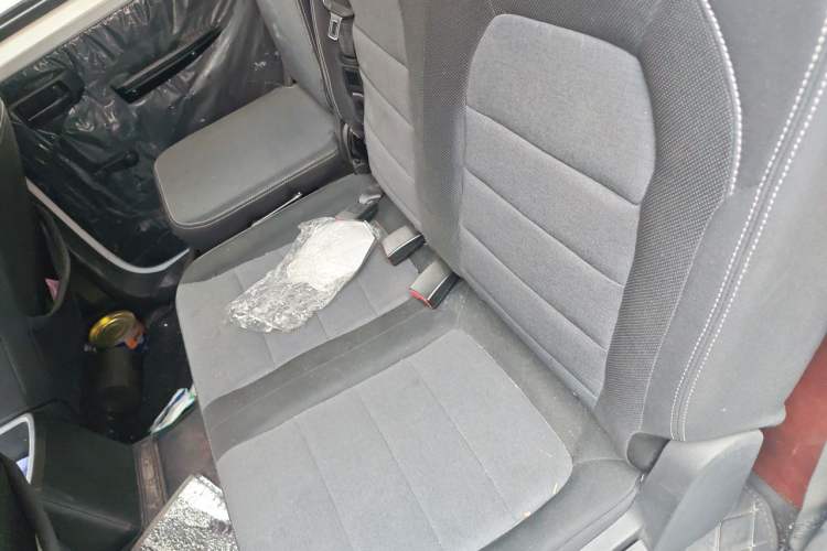 Used Wuling Hongguang PLUS 2019 1.5T Manual Comfort Version 7 Seats Left Rear Seat