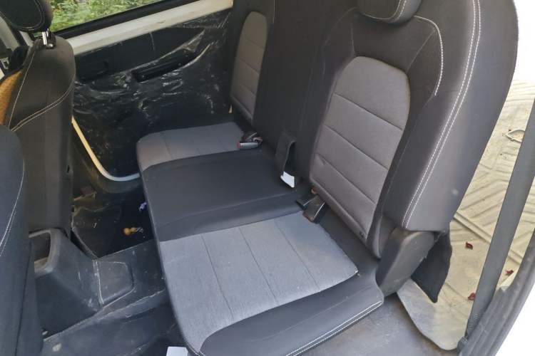 Used Wuling Hongguang PLUS 2019 1.5T Manual Standard Edition 5 Seats Left Rear Seat