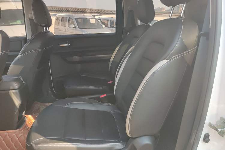 Used Wuling Hongguang PLUS 2019 1.5T Manual Luxury 7-Seater Left Rear Seat