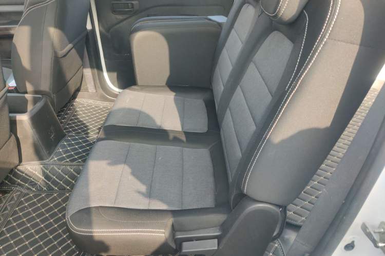 Used Wuling Hongguang PLUS 2019 1.5T Manual Standard Edition 5 Seats Left Rear Seat
