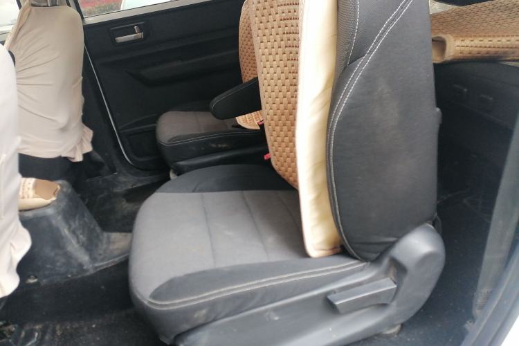Used Wuling Hongguang PLUS 2019 1.5T Manual Comfort Version 7 Seats Left Rear Seat