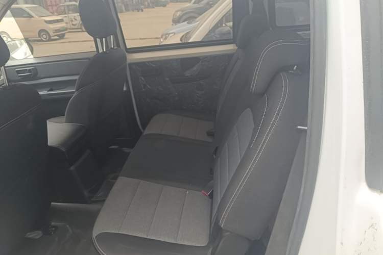 Used Wuling Hongguang PLUS 2019 1.5T Manual Standard Edition 5 Seats Left Rear Seat