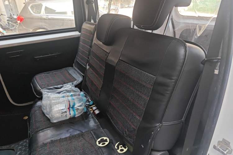 Used Wuling Hongguang PLUS 2019 1.5T Manual Standard Edition 5 Seats Left Rear Seat