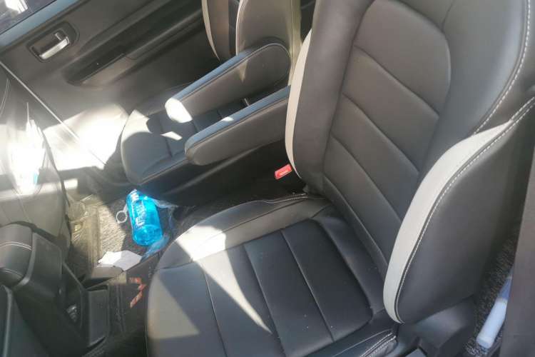 Used Wuling Hongguang PLUS 2019 1.5T Manual Luxury 7-Seater Left Rear Seat