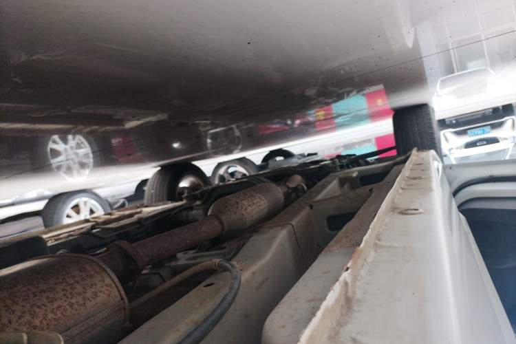 Used Wuling Hongguang PLUS 2019 1.5T Manual Luxury 7-Seater Left Side Sill