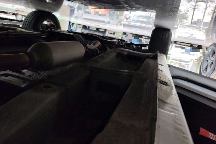 Used Wuling Hongguang PLUS 2019 1.5T Manual Luxury 7-Seater Left Side Sill