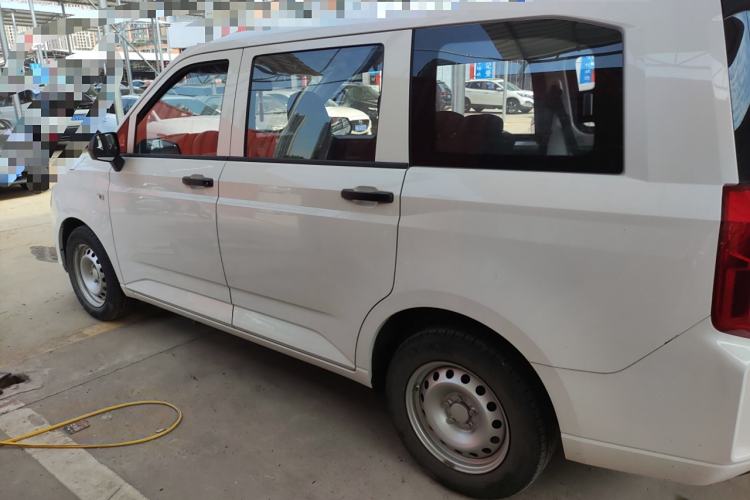 Used Wuling Hongguang PLUS 2019 1.5T Manual Standard Edition 5 Seats Left Side