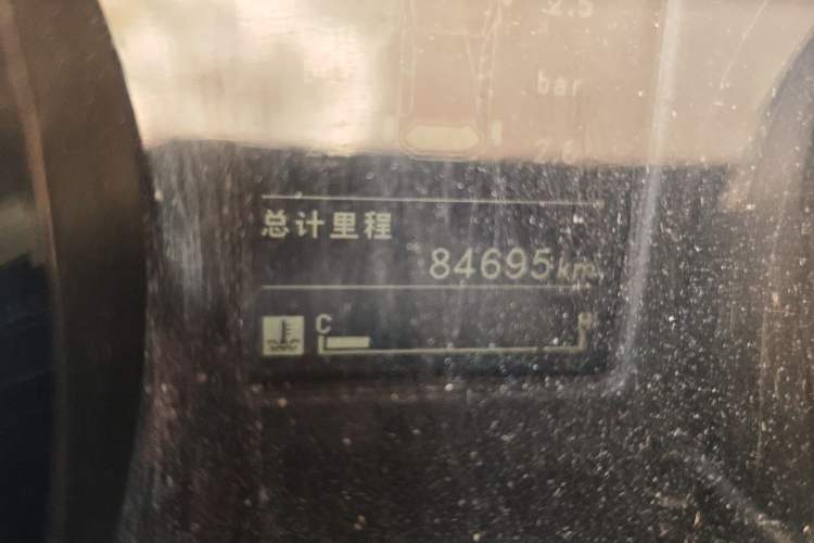 Used Wuling Hongguang PLUS 2019 1.5T Manual Luxury 7-Seater Odometer Close Up
