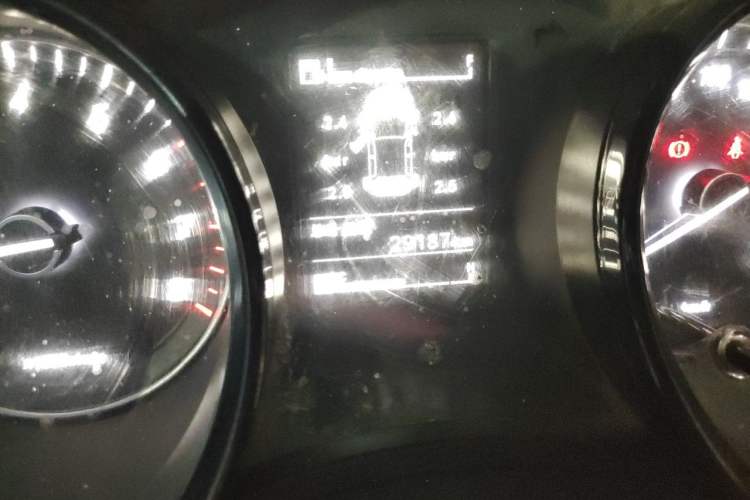 Used Wuling Hongguang PLUS 2019 1.5T Manual Luxury 7-Seater Odometer Close Up