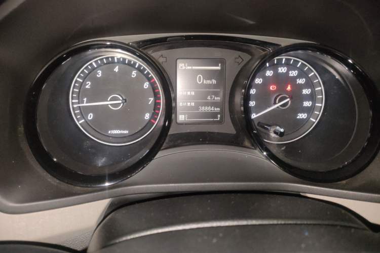 Used Wuling Hongguang PLUS 2019 1.5T Manual Comfort Version 7 Seats Odometer Close Up
