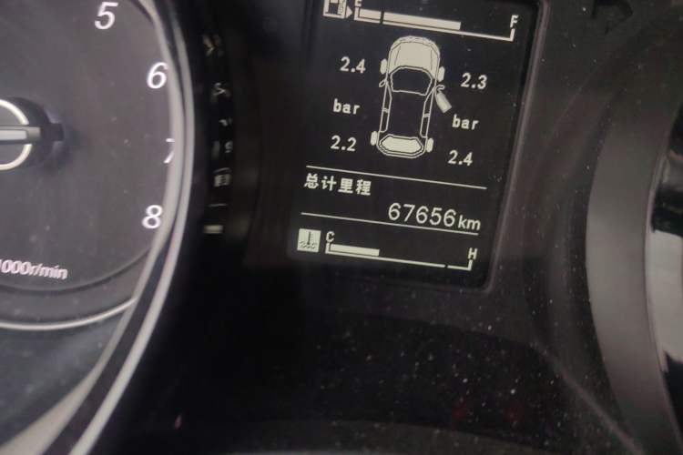 Used Wuling Hongguang PLUS 2019 1.5T Manual Luxury 7-Seater Odometer Close Up