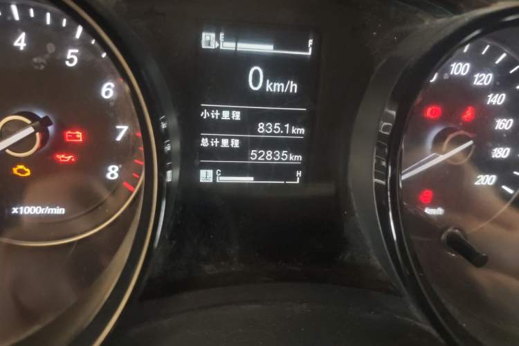 Used Wuling Hongguang PLUS 2019 1.5T Manual Comfort Version 7 Seats Odometer Close Up