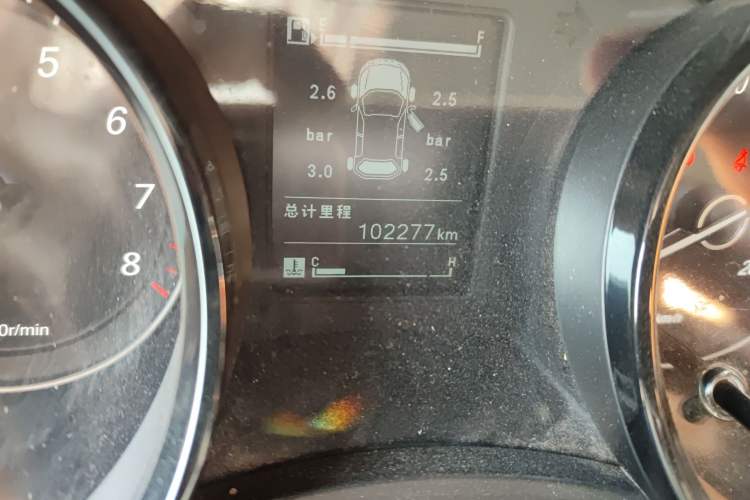 Used Wuling Hongguang PLUS 2019 1.5T Manual Luxury 7-Seater Odometer Close Up