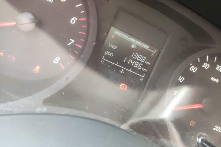 Used Wuling Hongguang PLUS 2019 1.5T Manual Wealthy Version 2 Seats Odometer Close Up